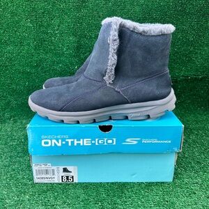 Skechers On-The-GO Joy Lush Boots 14385 NVGY Navy Gray Suede Faux Fur Womens 8.5